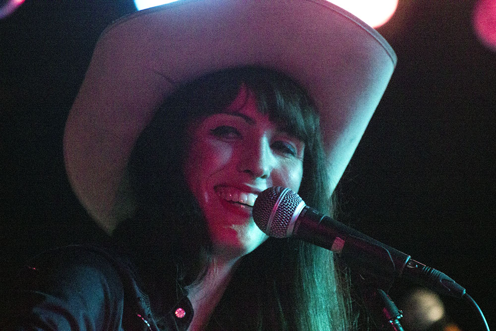 Jaime Wyatt performing at Don the Beachcomber in Huntington Beach, California, 5/5/17. Photo by Jason D. 'Diesel' Hamad, No Surf Music.