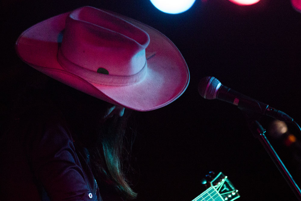 Jaime Wyatt performing at Don the Beachcomber in Huntington Beach, California, 5/5/17. Photo by Jason D. 'Diesel' Hamad, No Surf Music.